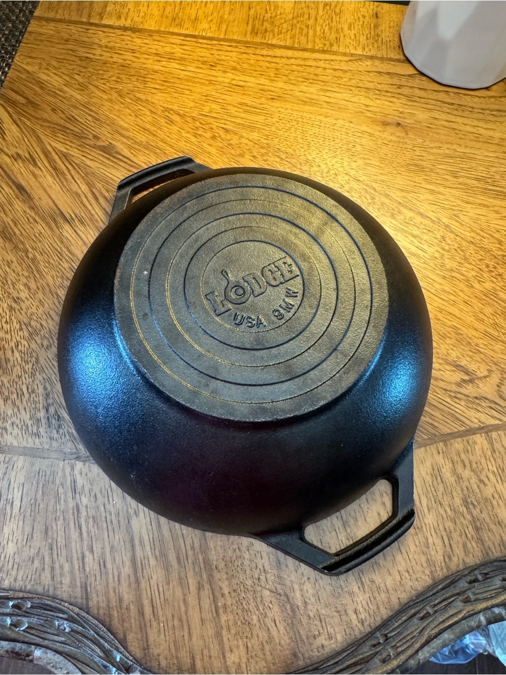 Lodge 9” Wok Cast Iron Dutch Oven / Deep Skillet - Black